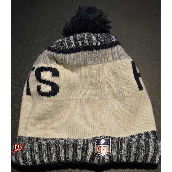 New Era NFL New England Patriots Pom-Pom Beanie Knit Hat OSFM - Picture 2 of 3